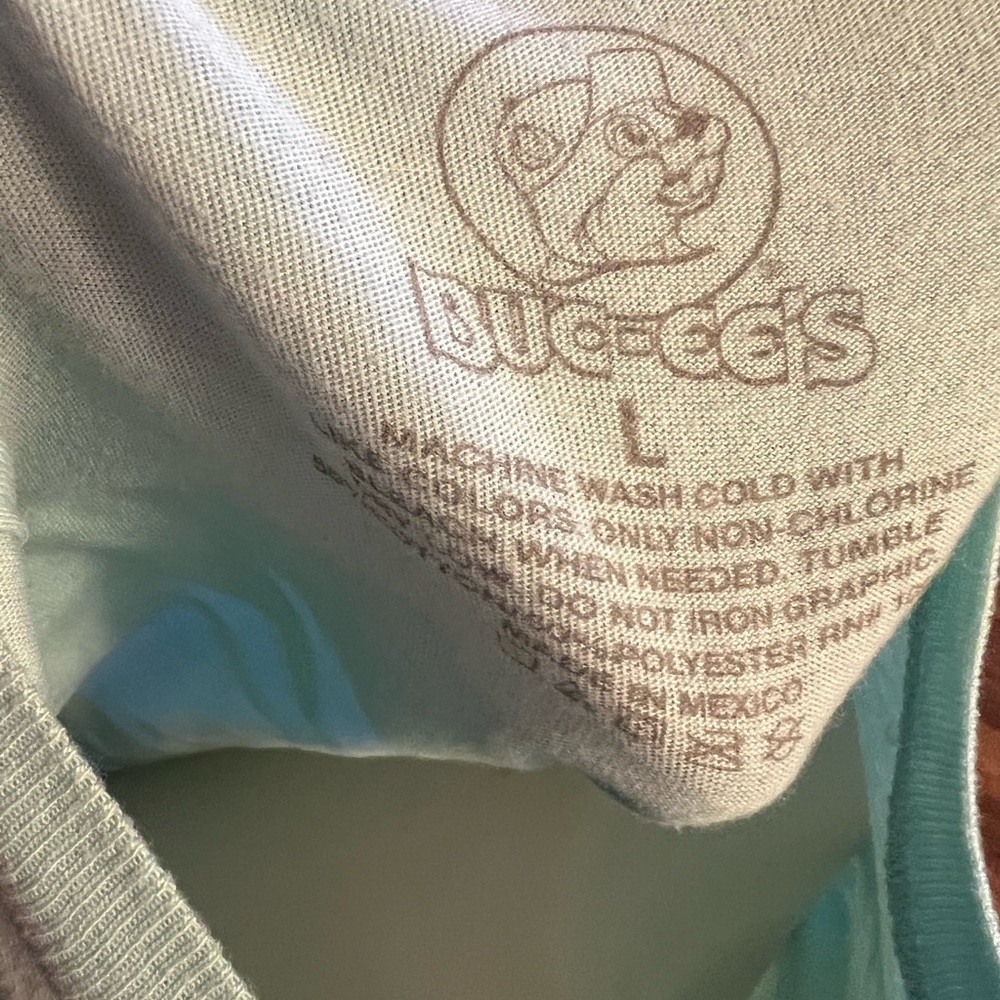 Buc-cees Light Blue Graphic T-Shirt - Picture 3 of 3